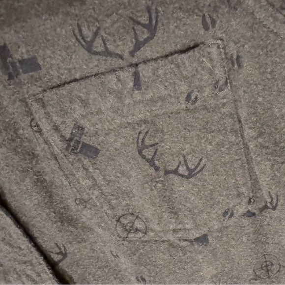 Legendary Whitetails Buck Camp Flannel Shirt, M - Picture 4 of 4